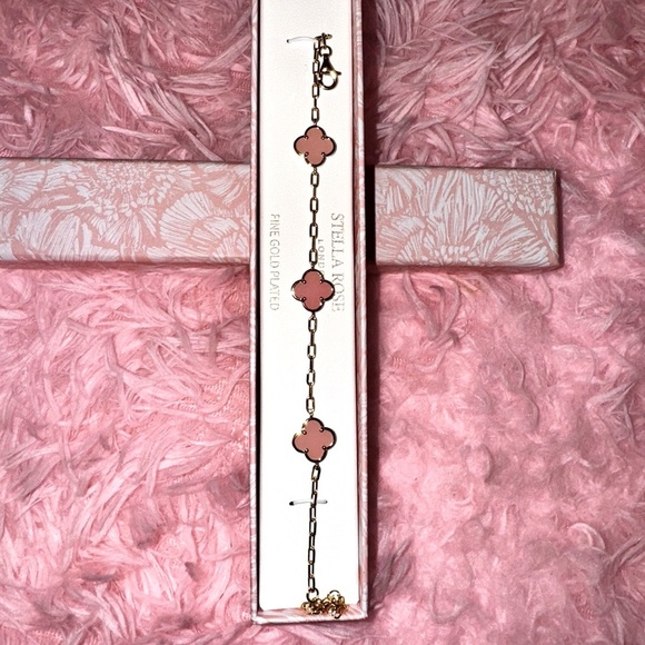 STELLA ROSE LONDON GOLD PLATED PINK PORCELAIN 3 MOTIFS CLOVER BRACELET - Picture 1 of 5